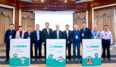 以讲故事的体例激发学生的学